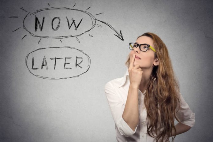 Overcome Procrastination By Learning How to Deal With The Tasks Efficiently