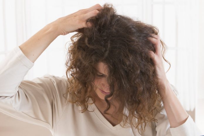 Dry Scalp: Causes and Natural Remedies